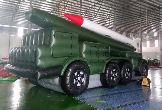 万宁军事导弹发射车